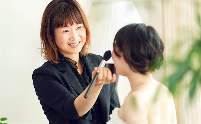 新婦の専属ヘアメイクアーティスト